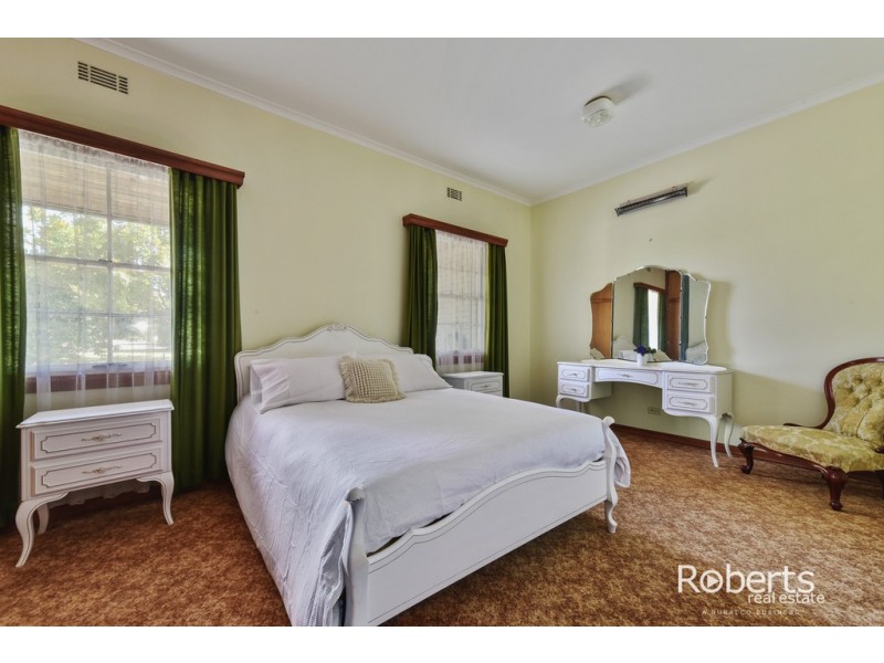10 Downing Street, Riverside TAS 7250