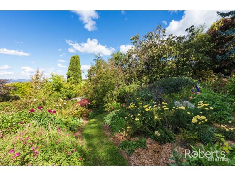 11C Churchill Cres, Newstead TAS 7250