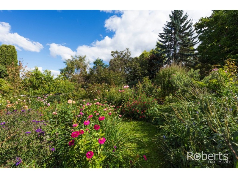 11C Churchill Cres, Newstead TAS 7250