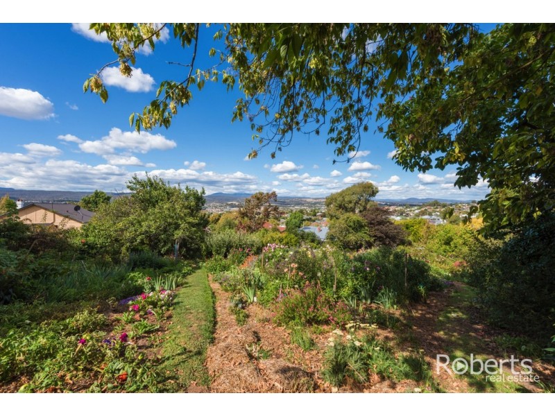 11C Churchill Cres, Newstead TAS 7250