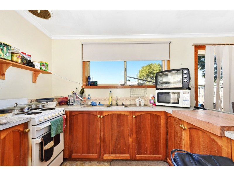 2/30b Hargrave Cres, Mayfield TAS 7248