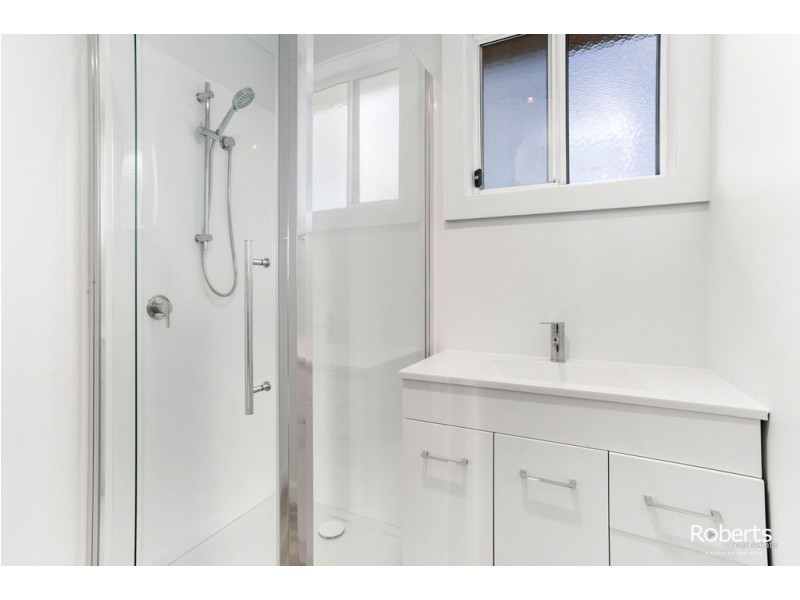 2 Regent Street, Waverley TAS 7250