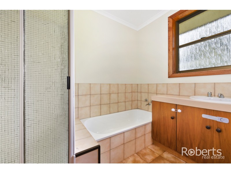 1and2/14 Commodore Drive, Newnham TAS 7248