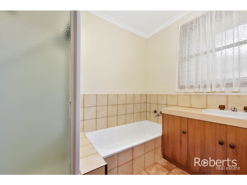 1and2/14 Commodore Drive, Newnham TAS 7248