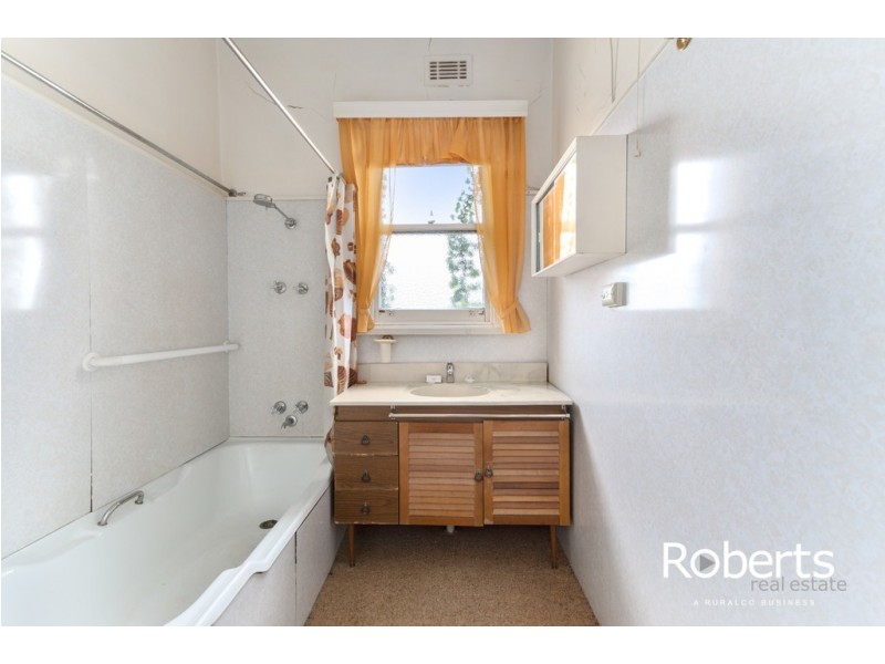 1 Wildor Crescent, Mowbray TAS 7248