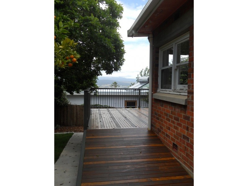11 Summit Road, Trevallyn TAS 7250