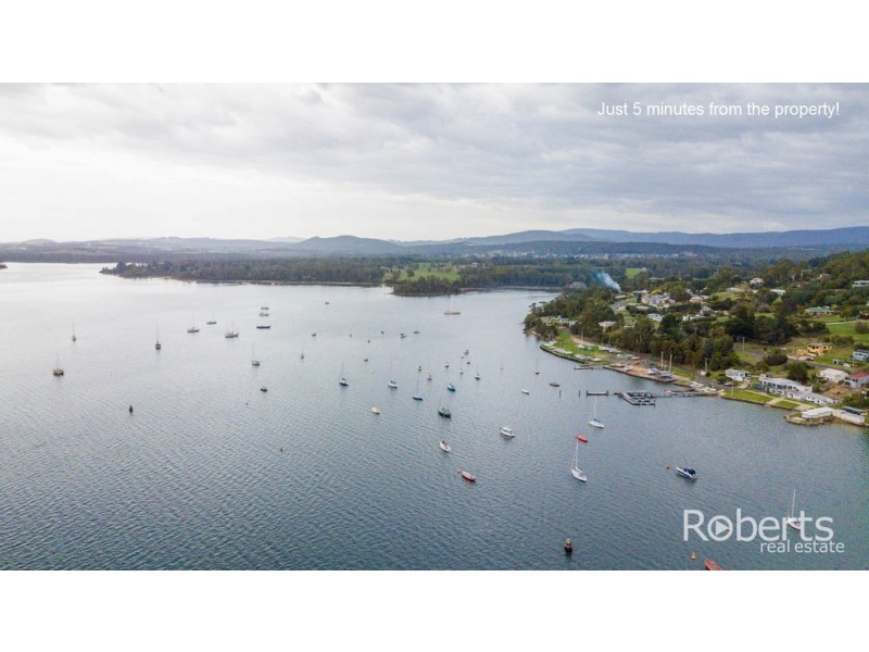 16 Ernest Street, Beauty Point TAS 7270