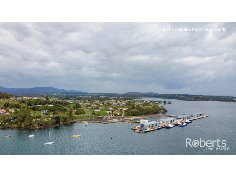 16 Ernest Street, Beauty Point TAS 7270