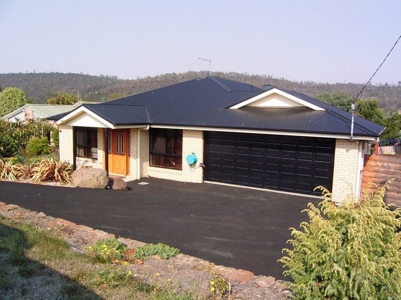 11  Glover Avenue, Blackstone Heights TAS 7250