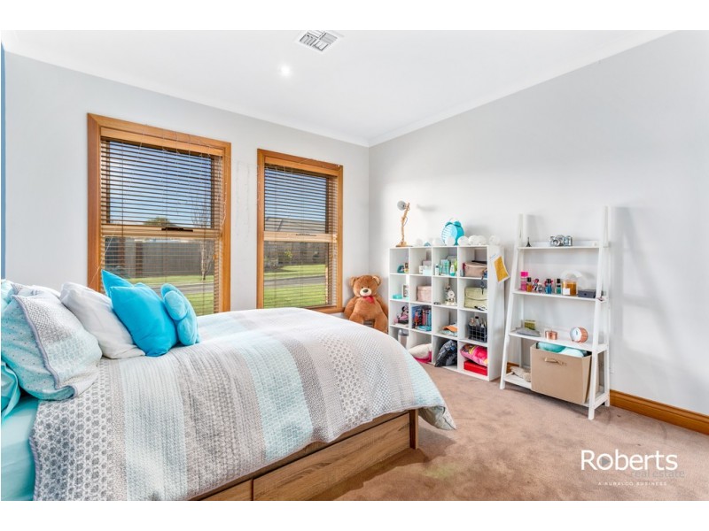 15 Comice Place, Newnham TAS 7248