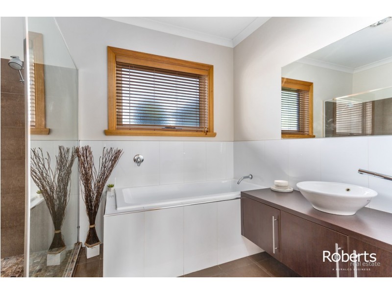 15 Comice Place, Newnham TAS 7248