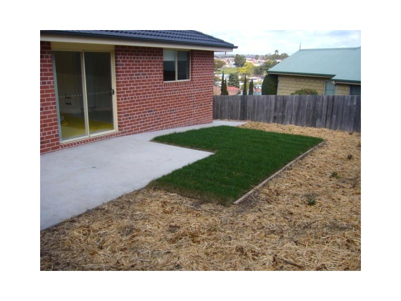 2/55-57 Essendon Street, Summerhill TAS 7250