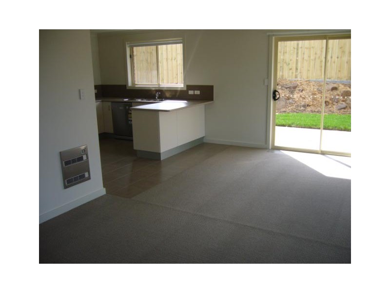 2/55-57 Essendon Street, Summerhill TAS 7250