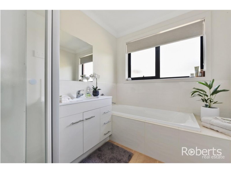 17 Comice Place, Newnham TAS 7248