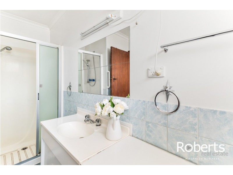 37 Bronzewing Ave, Newnham TAS 7248