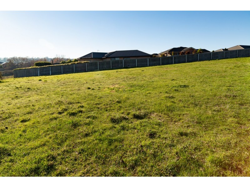 12 Sarinda Close, Newnham TAS 7248