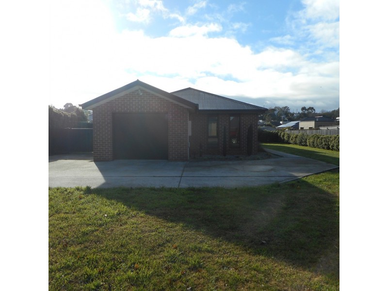 19 Bethune Place, Newnham TAS 7248