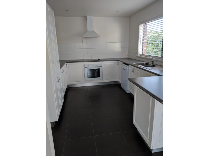19 Bethune Place, Newnham TAS 7248