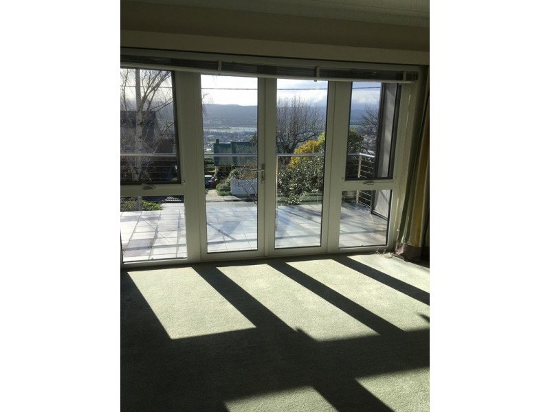 16 Broadview Crescent, Trevallyn TAS 7250
