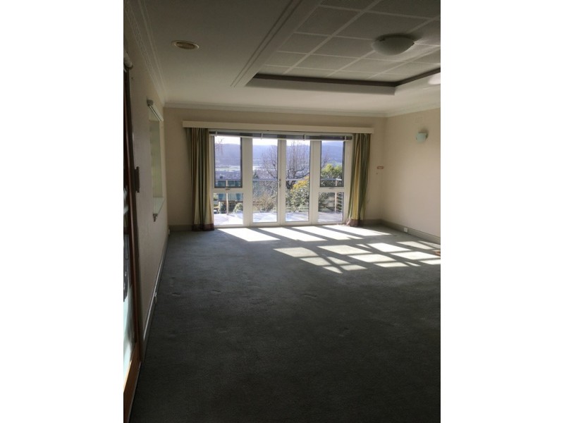 16 Broadview Crescent, Trevallyn TAS 7250