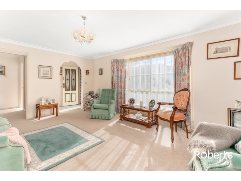 1/63 Benwerrin Cres, Norwood TAS 7250