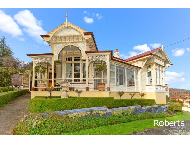 2 East Parade, Deloraine TAS 7304