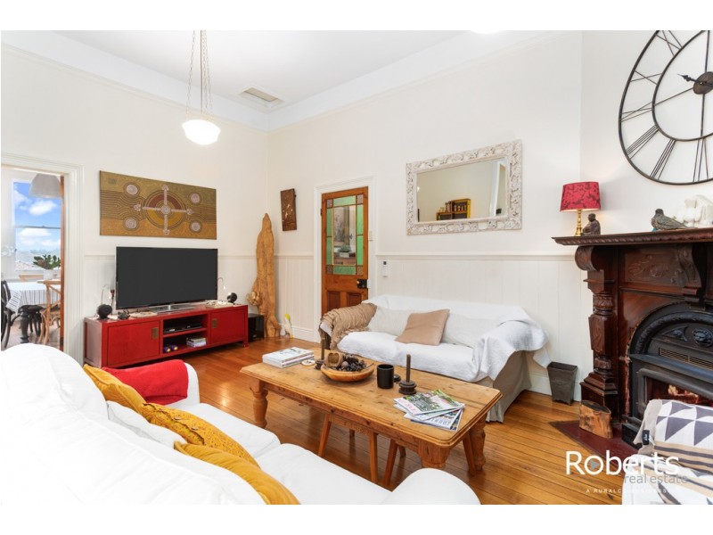 2 East Parade, Deloraine TAS 7304