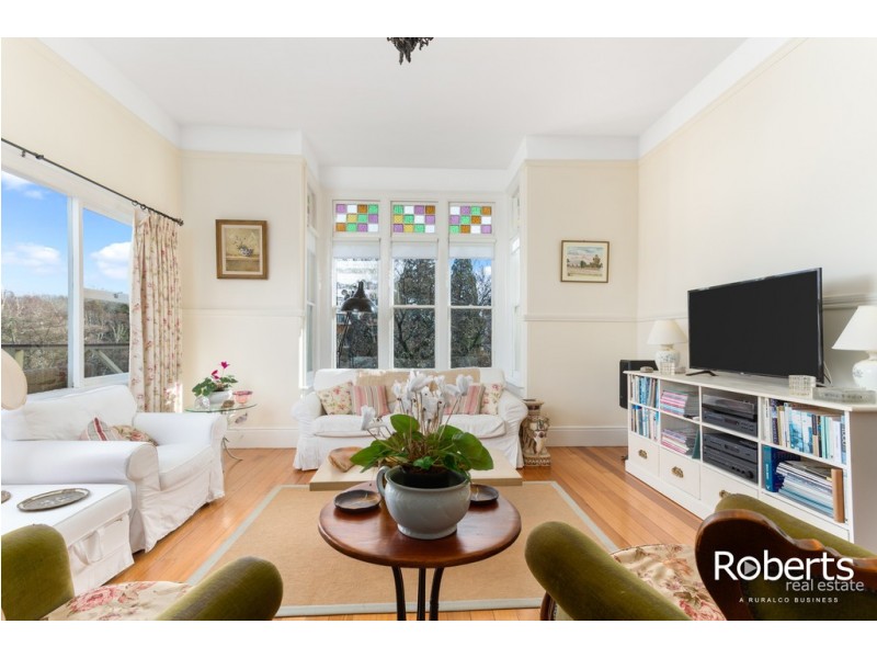 2 East Parade, Deloraine TAS 7304