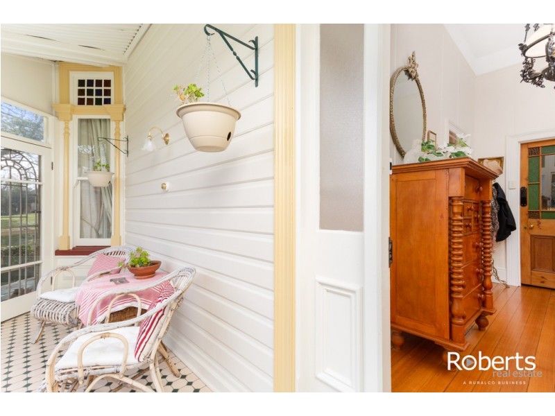 2 East Parade, Deloraine TAS 7304