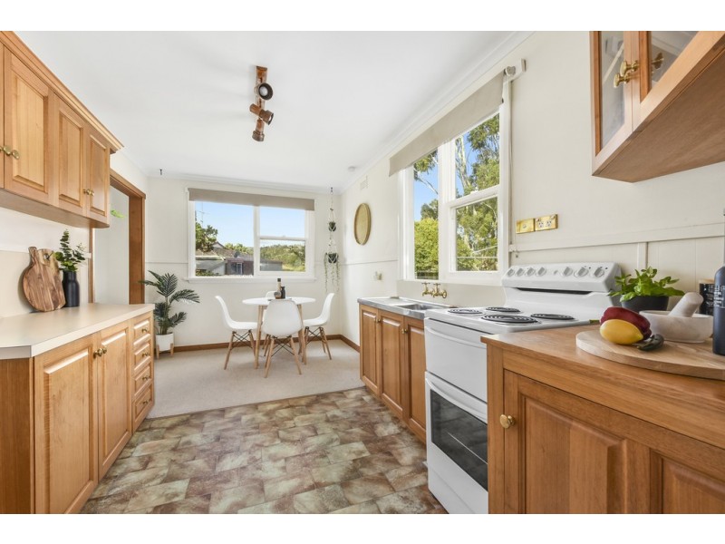 8 Tonga Place, Ravenswood TAS 7250