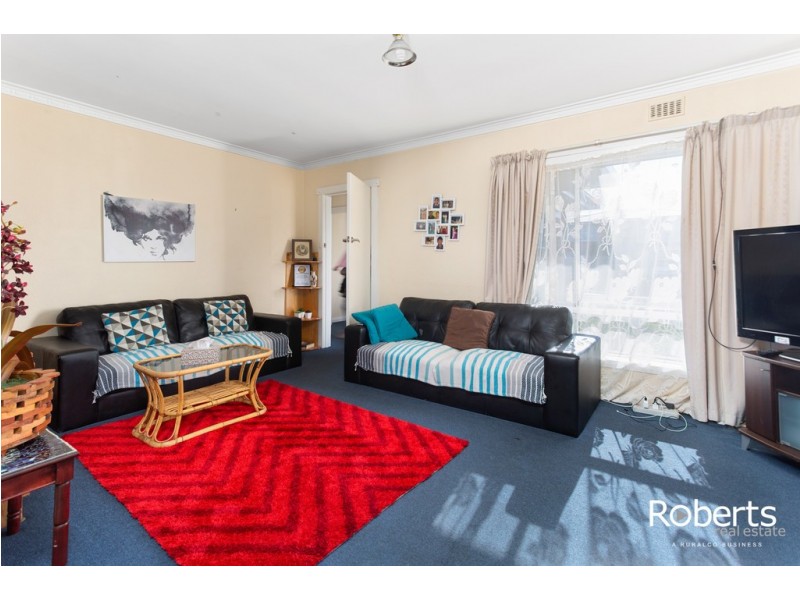 16 Paringa Avenue, Newnham TAS 7248