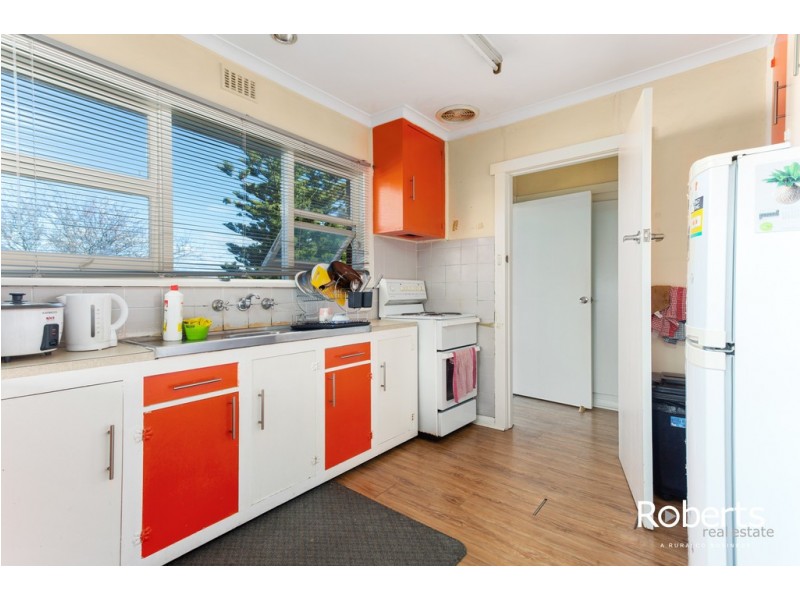 16 Paringa Avenue, Newnham TAS 7248