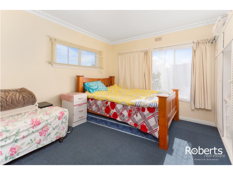 16 Paringa Avenue, Newnham TAS 7248