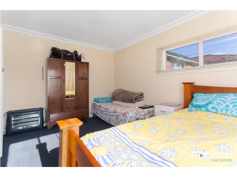 16 Paringa Avenue, Newnham TAS 7248