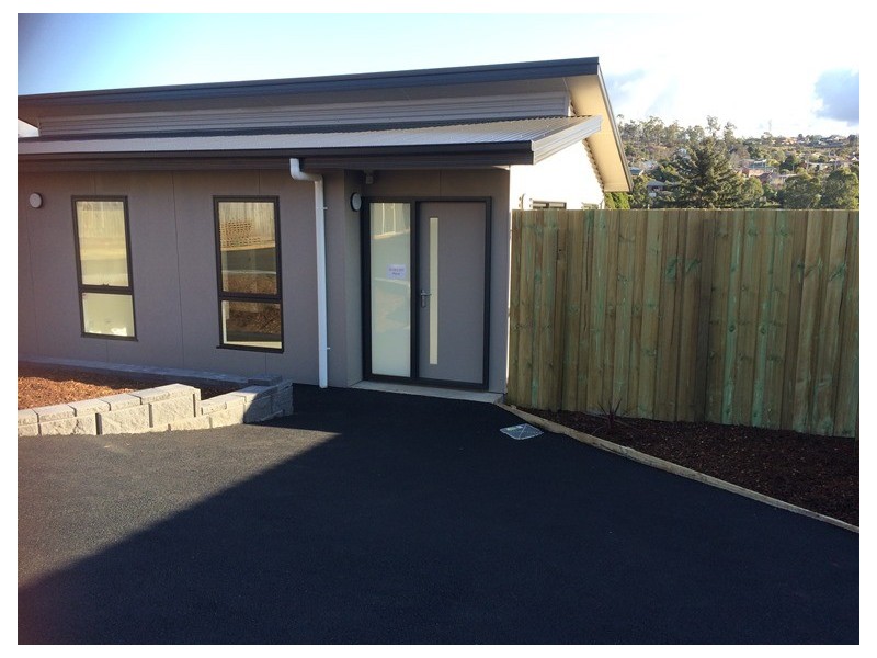 2/10 Summit Road, Trevallyn TAS 7250