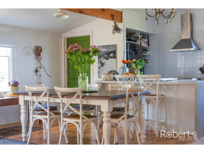 15 Laver Grove, Newnham TAS 7248