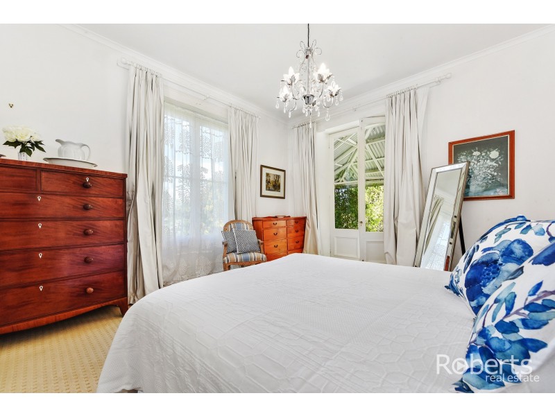 15 Laver Grove, Newnham TAS 7248