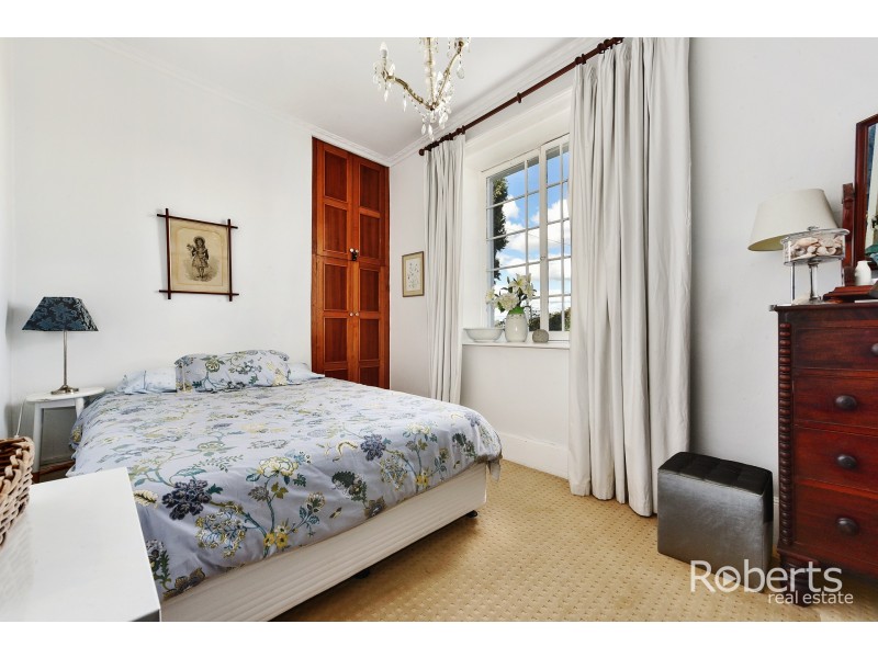 15 Laver Grove, Newnham TAS 7248