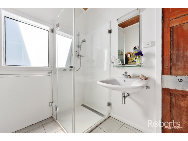 15 Laver Grove, Newnham TAS 7248