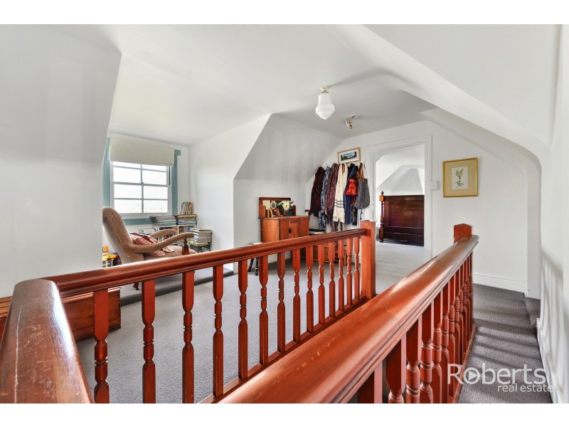 15 Laver Grove, Newnham TAS 7248