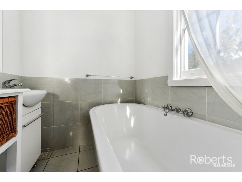 15 Laver Grove, Newnham TAS 7248