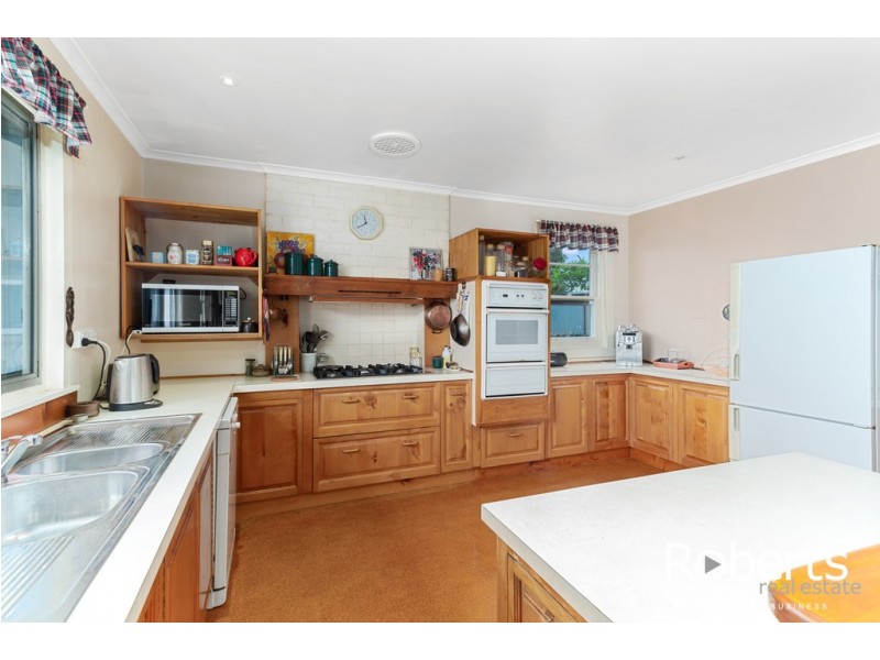 57 Beach Rd, Gravelly Beach TAS 7276