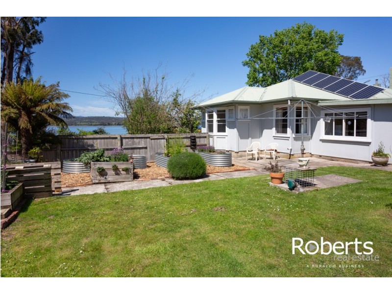 57 Beach Rd, Gravelly Beach TAS 7276