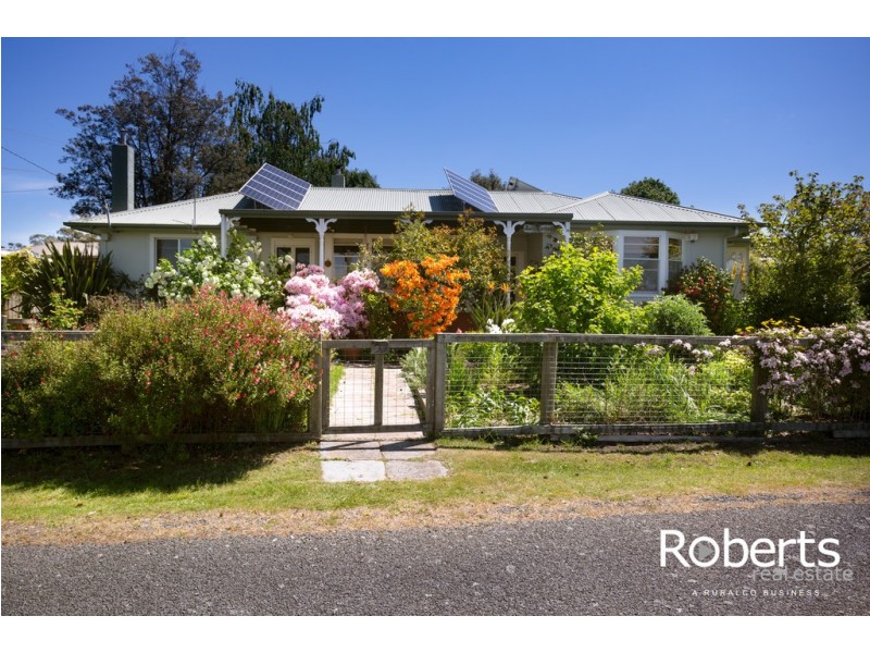 57 Beach Rd, Gravelly Beach TAS 7276