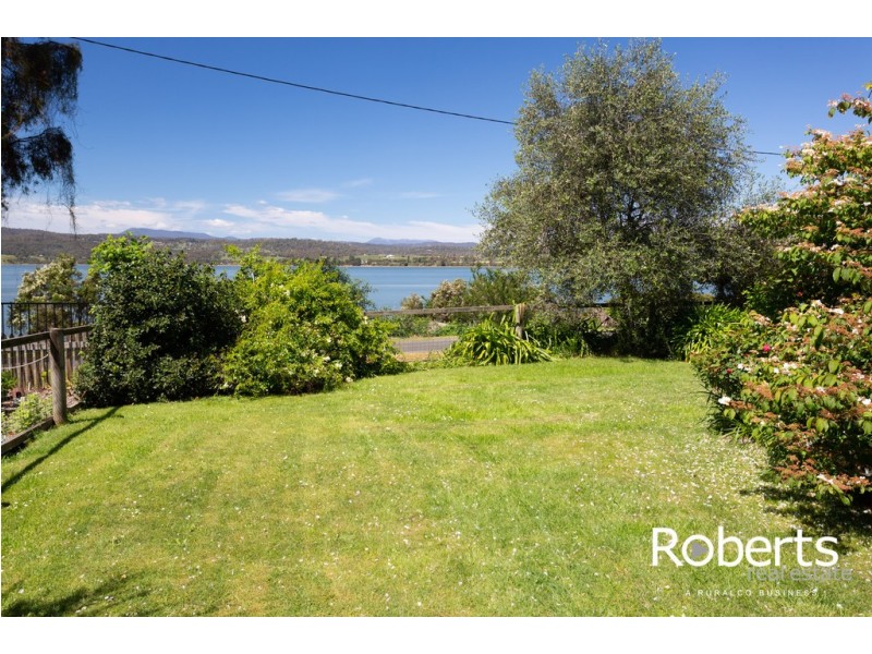 57 Beach Rd, Gravelly Beach TAS 7276