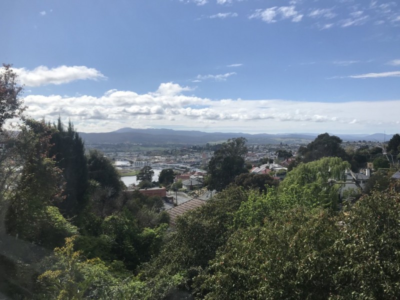 21 Broadview Crescent, Trevallyn TAS 7250