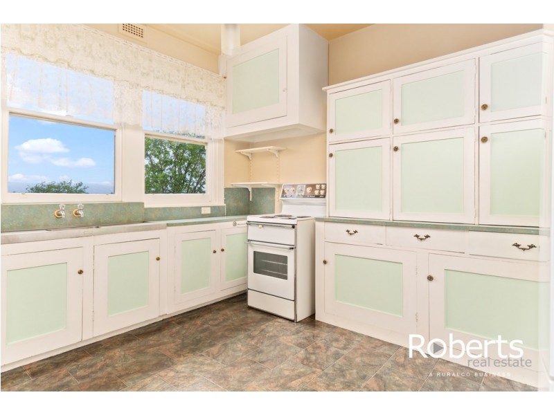 11 Neika Avenue, West Launceston TAS 7250