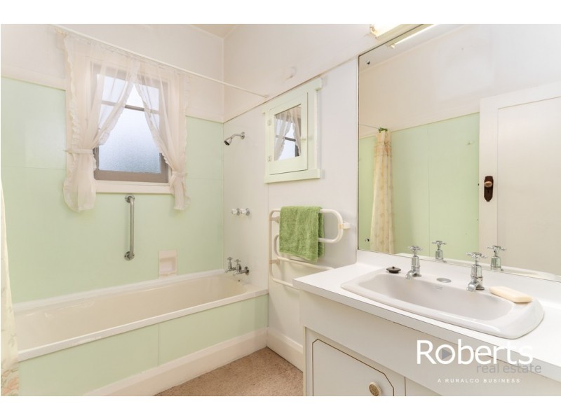 11 Neika Avenue, West Launceston TAS 7250