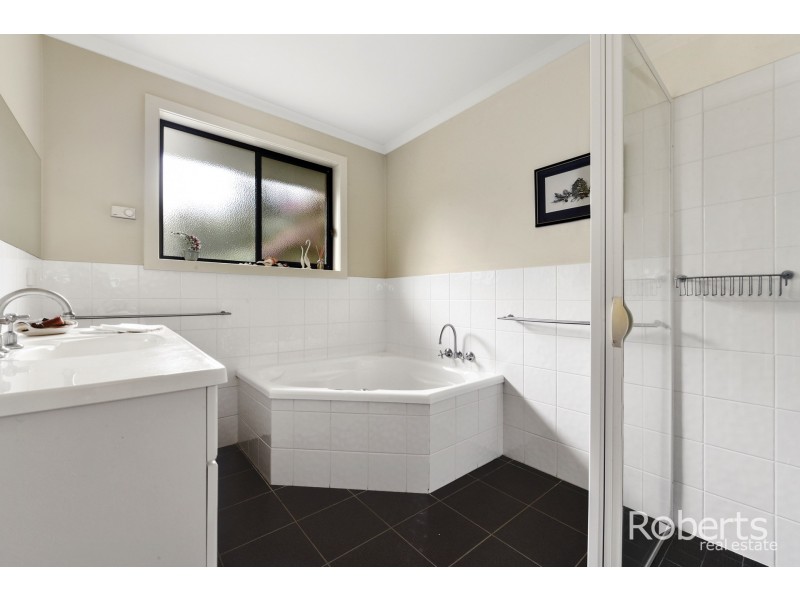 32 Acropolis Drive, Legana TAS 7277