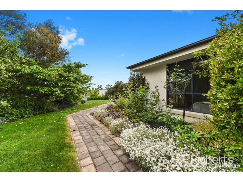 32 Acropolis Drive, Legana TAS 7277